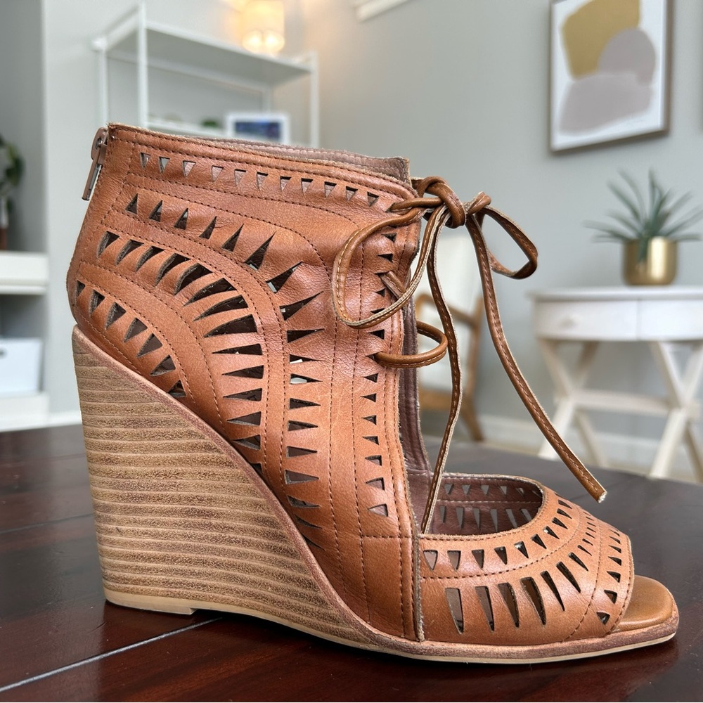 Jeffrey Campbell Rodillo Wedges Sandals Shoes Brown Laser Cutout 8.5